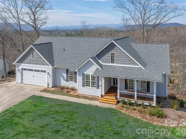 11 Briar Ridge Dr, Fairview, NC 28730