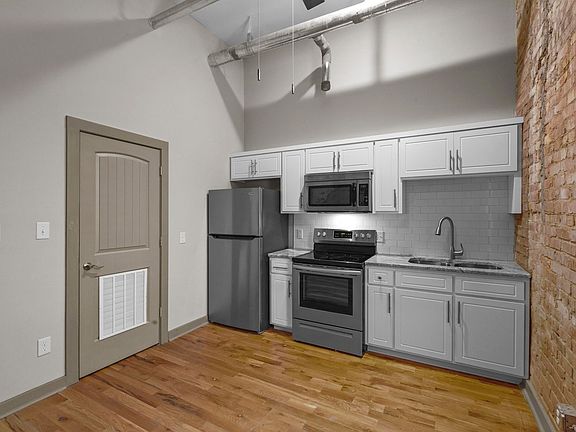 2nd image of 143 SE Main St #47F929776