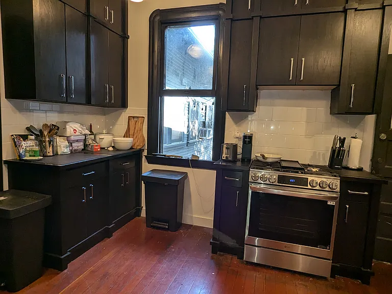 826 S Burlington Ave — Photo 20
