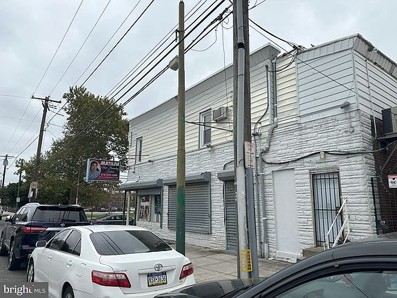5th image of 2100 S Dorrance St