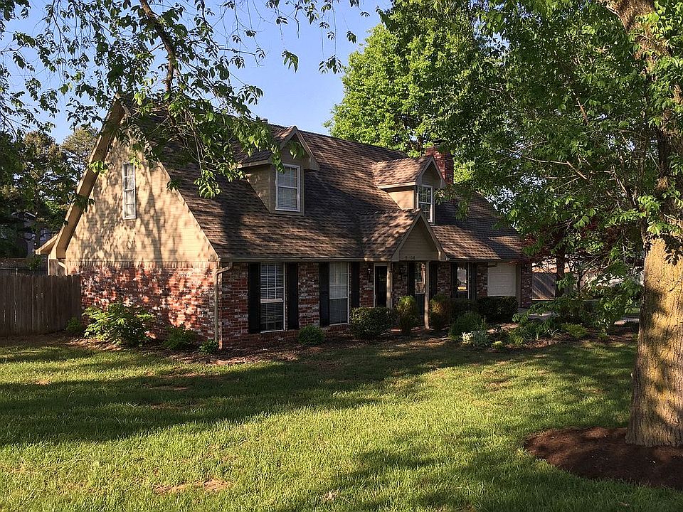1st image of 2804 Garden Pl