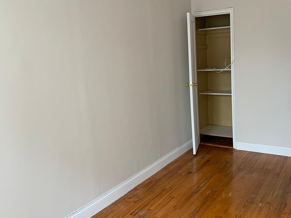 1st image of 2553 Colden Ave #1