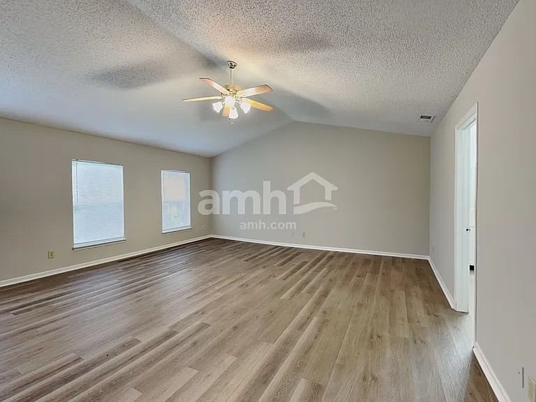 5793 Amber Ln — Photo 8