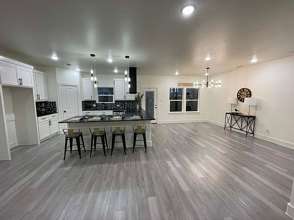 2nd image of 2406 Fannin St