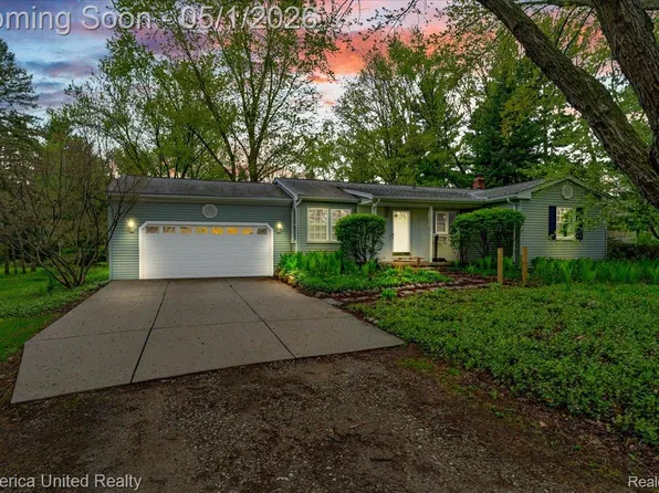 48901 Hanford Rd, Canton, MI 48187