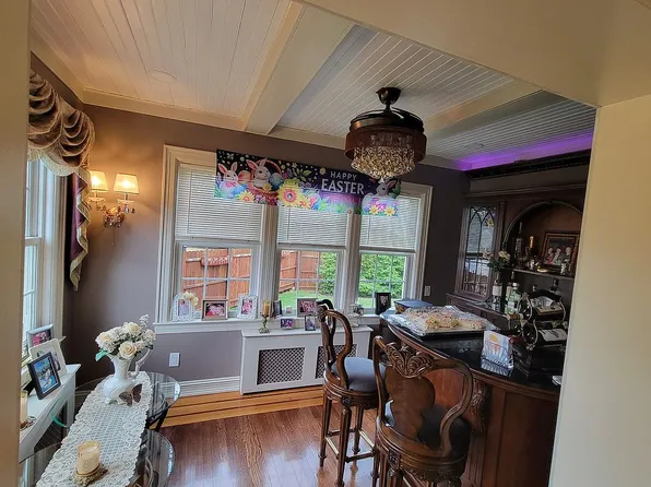 24 Lincoln Ave, Massapequa, NY 11758