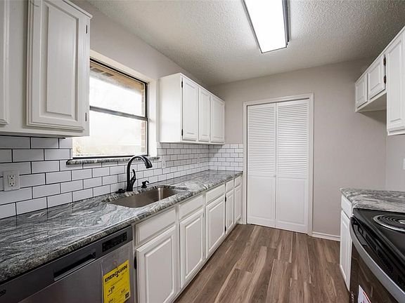2nd image of 325 Bryant Ln