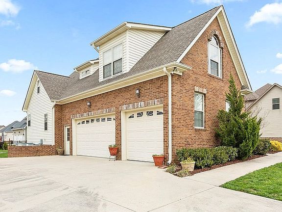 4th image of 7907 Trout Lily Dr