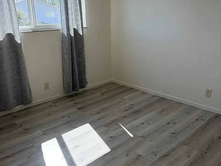 27087 Belvedere Ct #6 — Photo 5