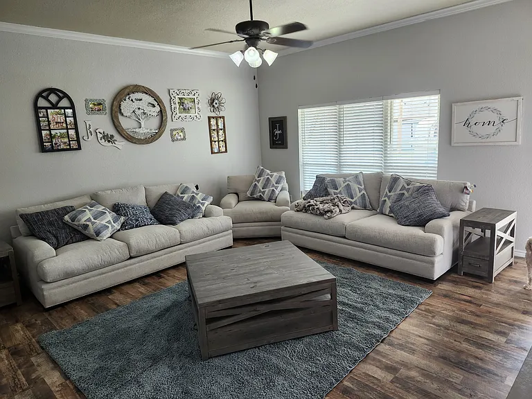 2105 Mike Dr — Photo 3