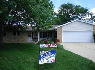 2634 Hillcrest Ct, Monroe, WI 53566