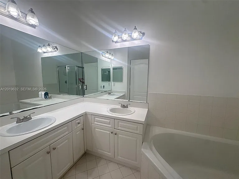 21480 SW 90th Pl — Photo 10
