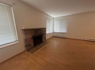 4902 Whitman Ave N, Seattle, WA 98103