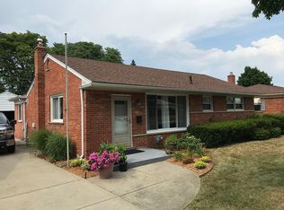 35136 Orangelawn St, Livonia, MI 48150