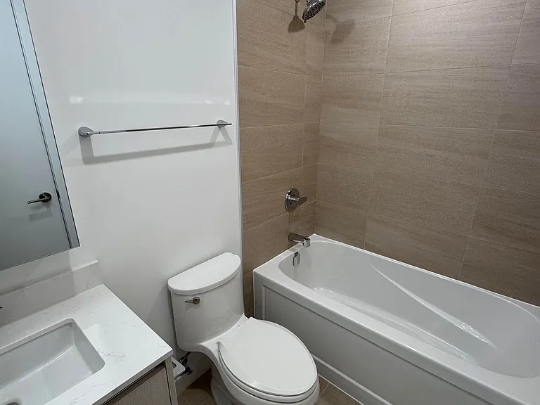 8188 Yonge St #617 — Photo 6
