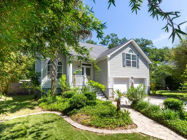 1767 Crystal Lake Dr, Charleston, SC 29412