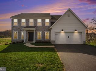 22 Walton Hill Cir, Lititz, PA