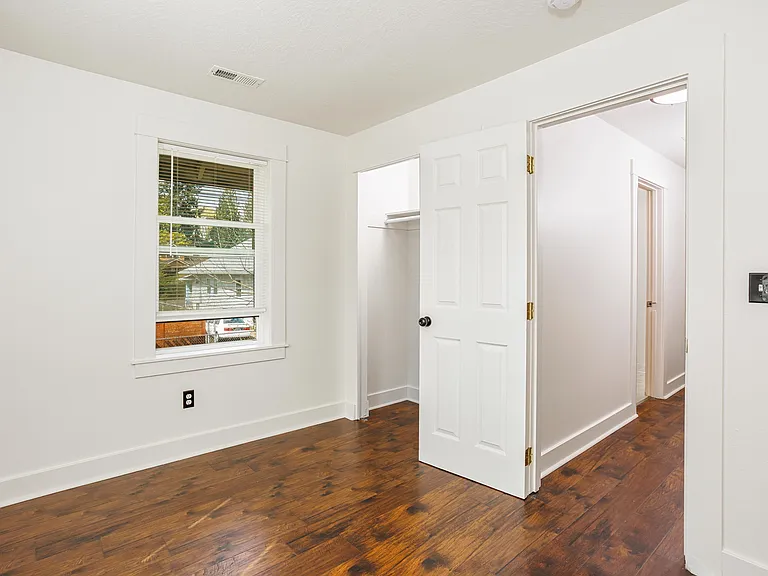 4313 N Kerby Ave — Photo 28