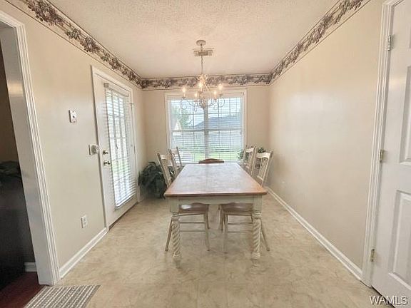 5th image of 6127 Ashbury Ln