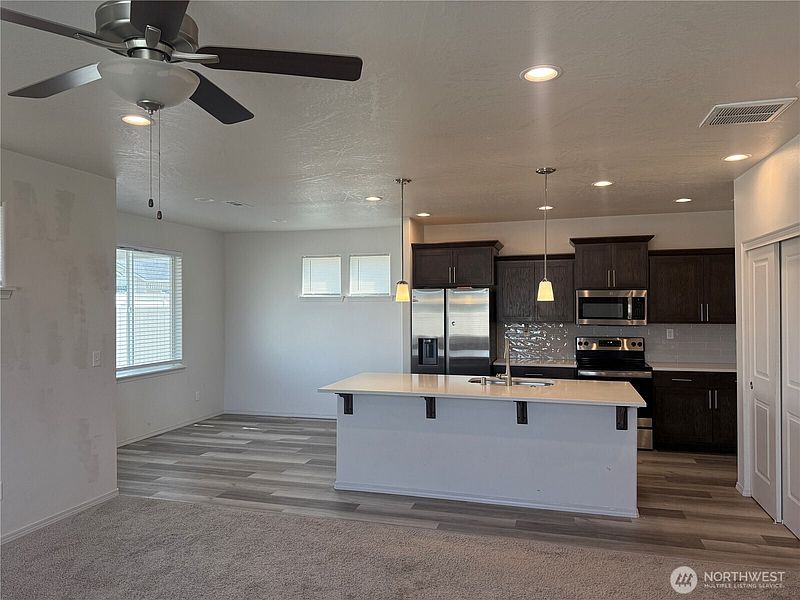 5th image of 1124 W Aspen Road