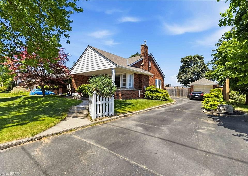 1st image of 134 Queensway Dr