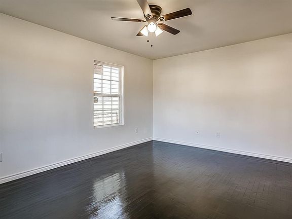 5th image of 362 Blossom Dr