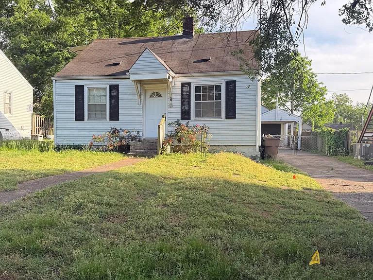 836 Seymour Ave — Photo 1