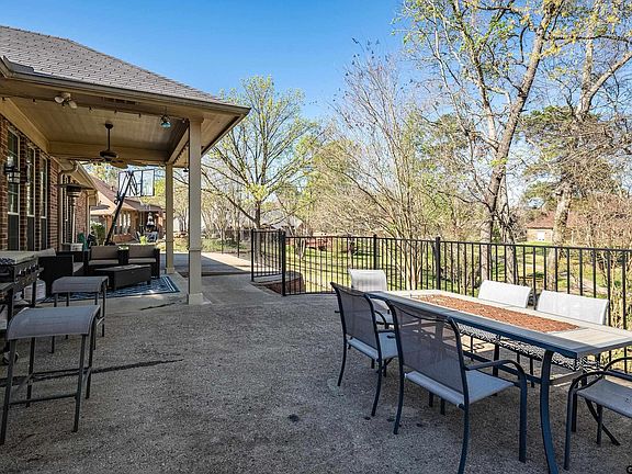 2nd image of 319 Rosebrook Cir