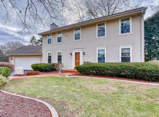 N81W14197 Titan Ct, Menomonee Falls, WI 53051