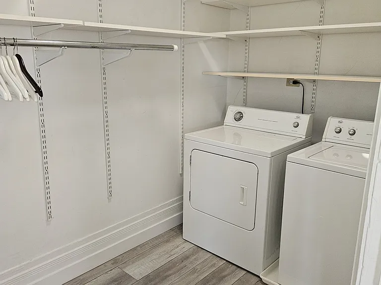 1127 W Madison St — Photo 13