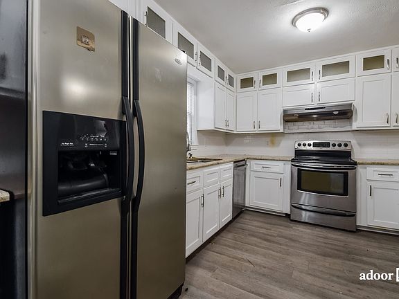 3rd image of 3729 Sugar Creek Ln SE