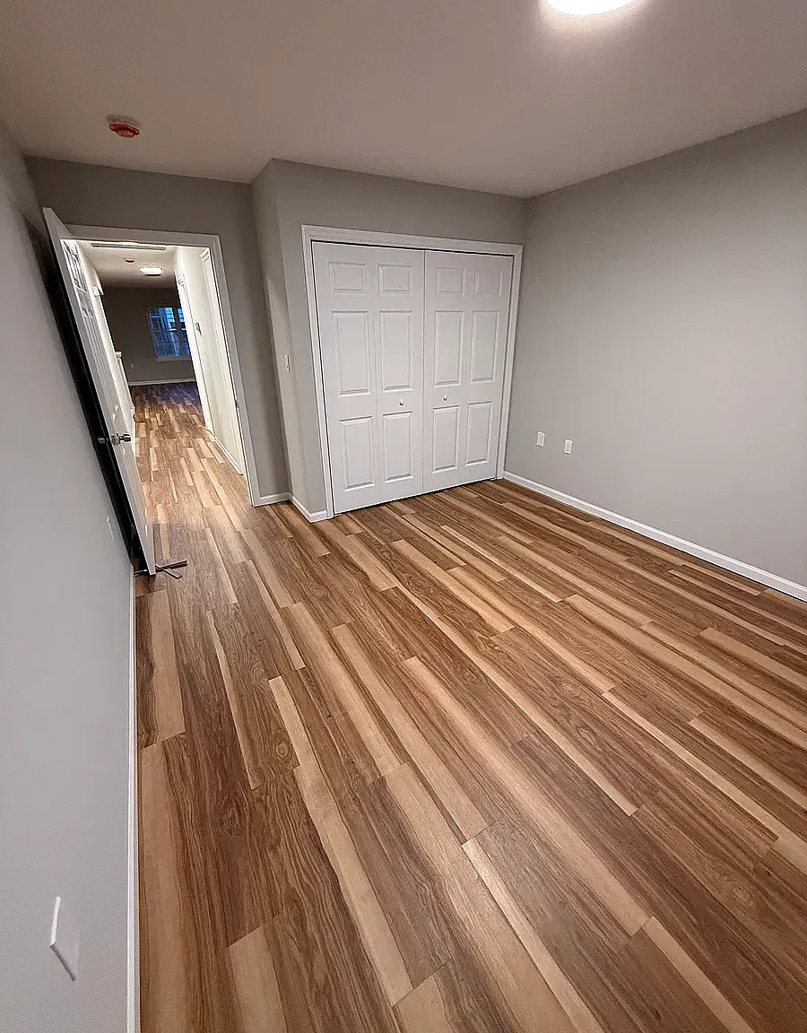 3 bed, 1000 sqft, $2,400 — Photo 3