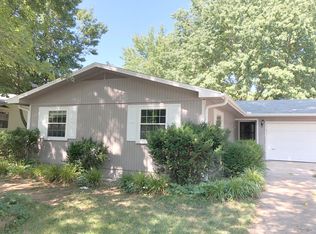 1827 N Choctaw Ct, Fayetteville, AR 72701