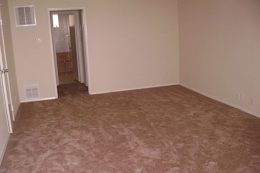 4th image of 415 S St Andrews Pl APT 9