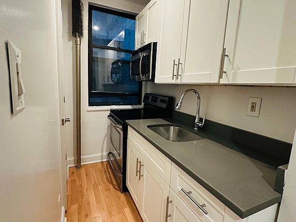 4th image of 347 W 16th St APT 4C