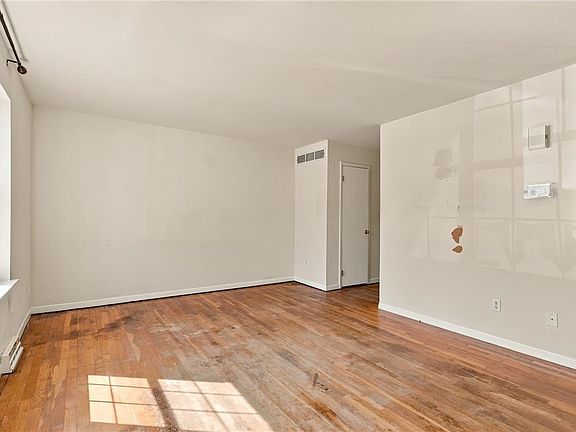 4th image of 1230 Eagle St
