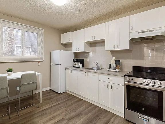 3rd image of 10033 154th St NW #8