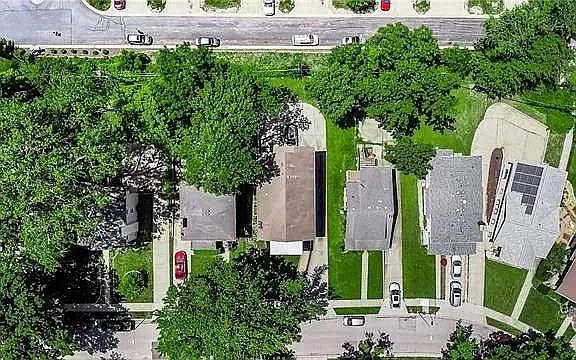 4938 Forest Ave — Photo 46