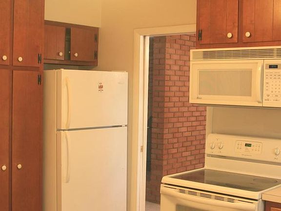 3rd image of 9150 Hermosa Dr