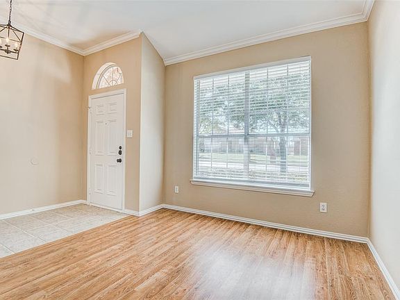 5th image of 8716 Oakwood Ln