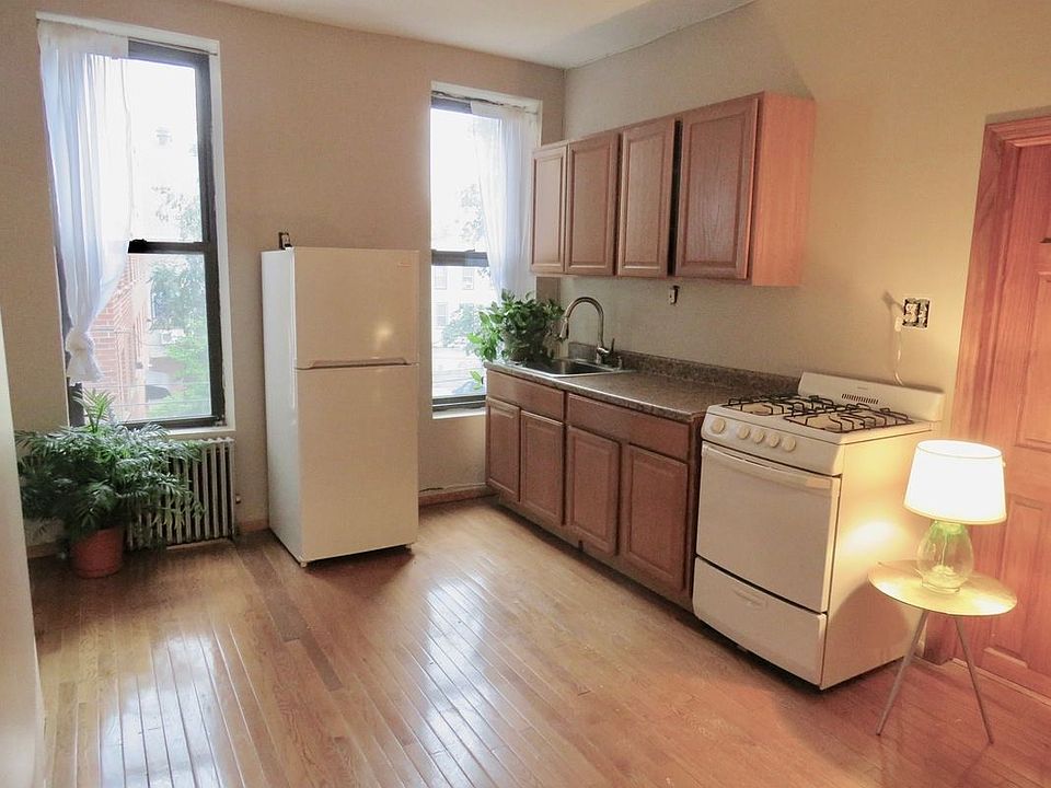 1st image of 588 6th Ave APT 2R