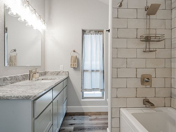 3rd image of 781 Brown Rd