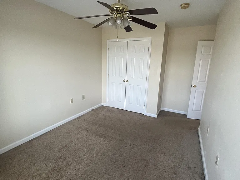 118 Myatt Ct — Photo 14