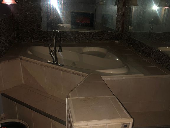 2nd image of 1715 W Erie Ave