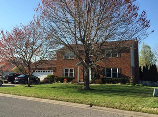 421 Goldenrod Ln, Swansea, IL