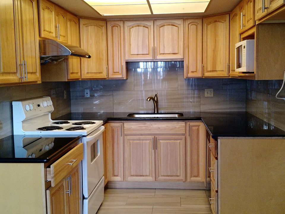 1st image of 1145 Calle Oriente