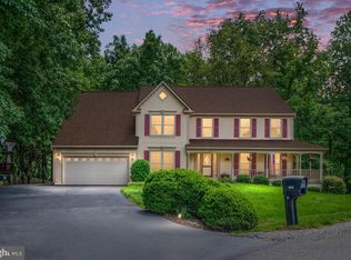 6104 Waterman Dr, Fredericksburg, VA 22407