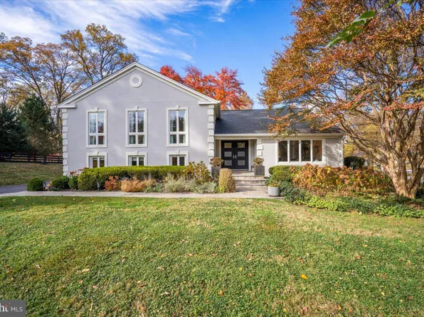 10801 Spring Knoll Dr, Potomac, MD 20854