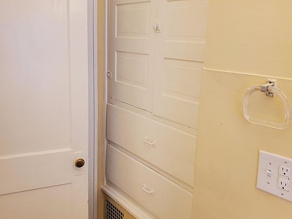 2nd image of 1443 Aberdeen Ave