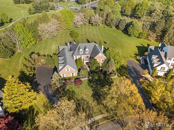 2nd image of 14 Sparrow Dr